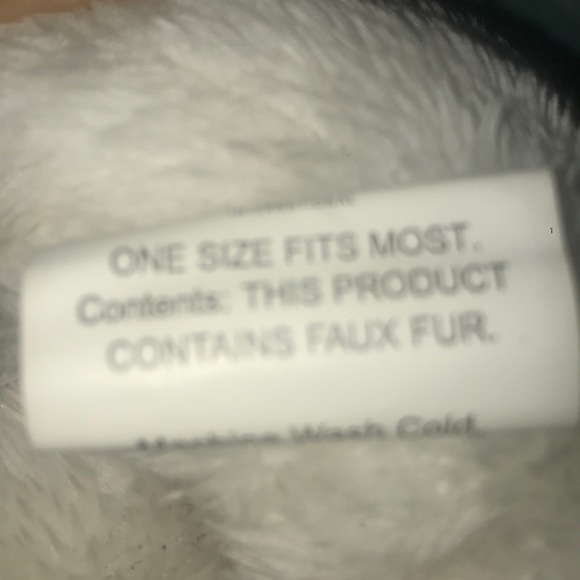 Beanie - Picture 5 of 6